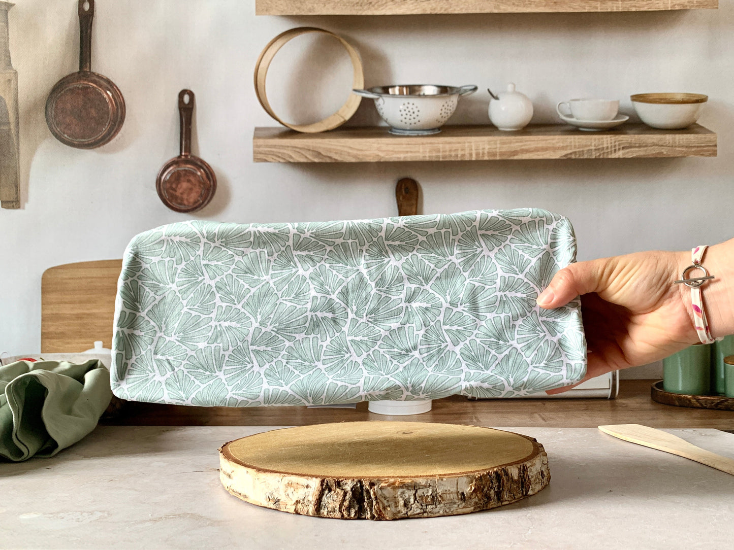 Charlotte rectangle cake