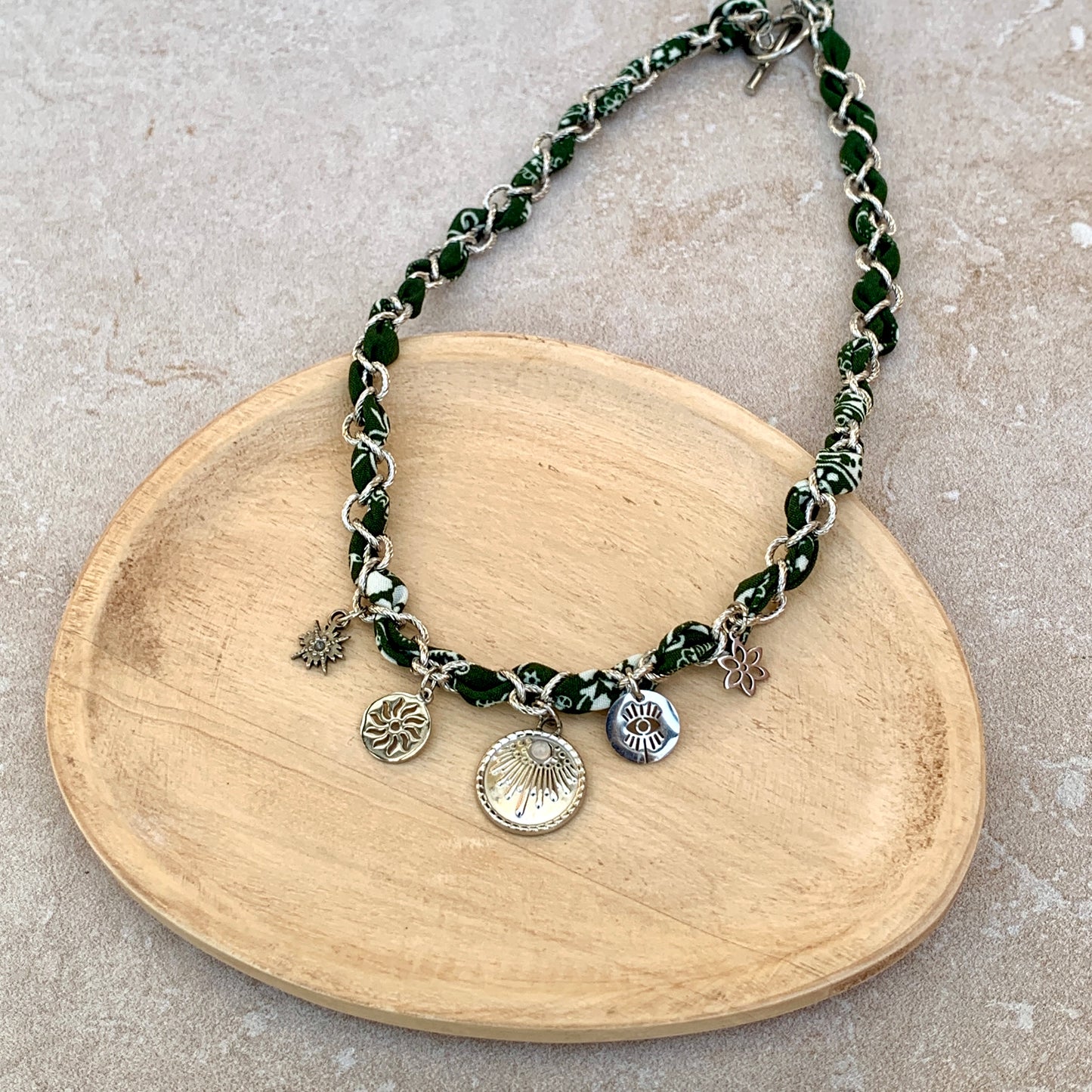 Collier tissu upcyclé et chaine