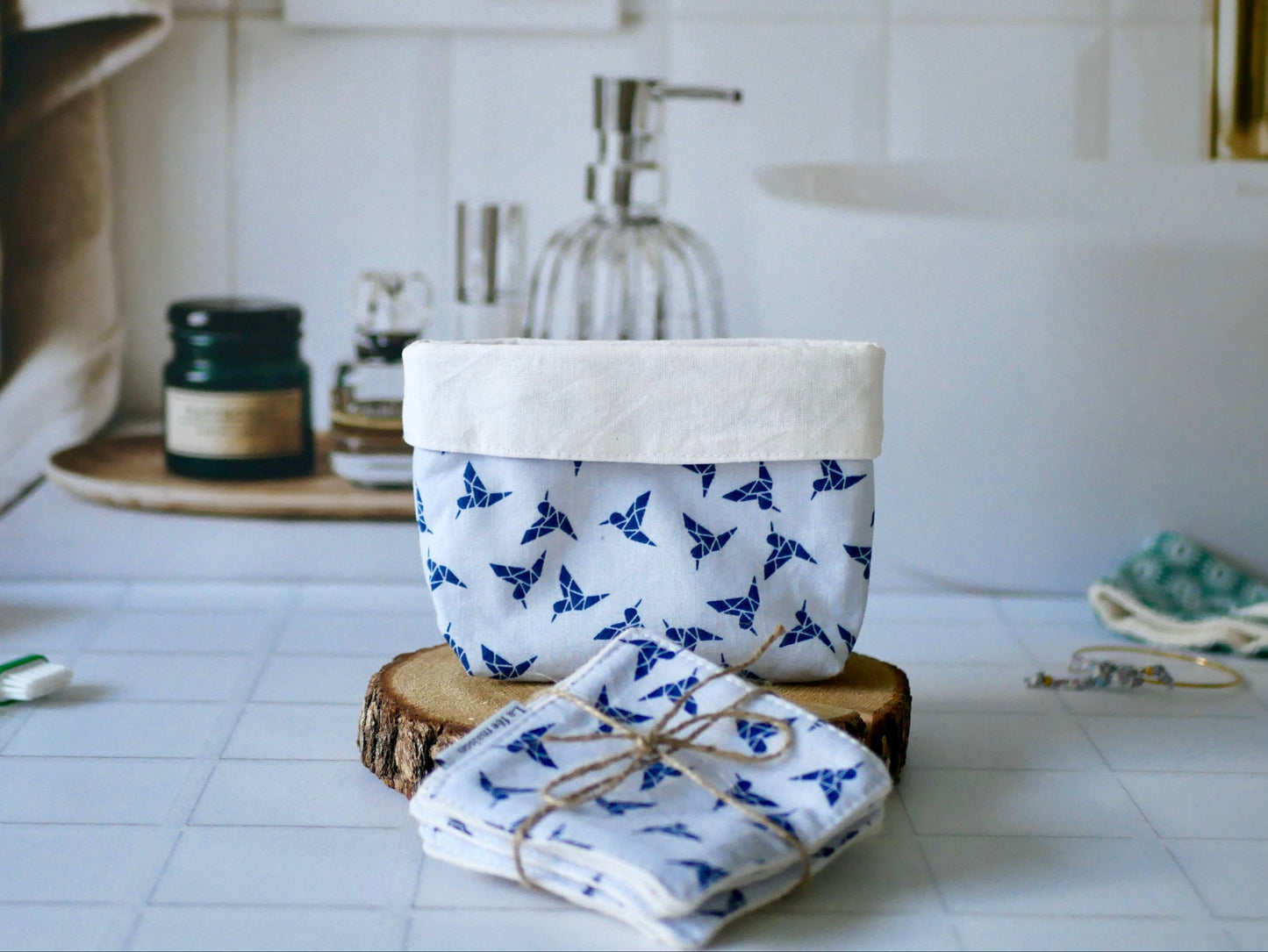 Make-up remover wipes