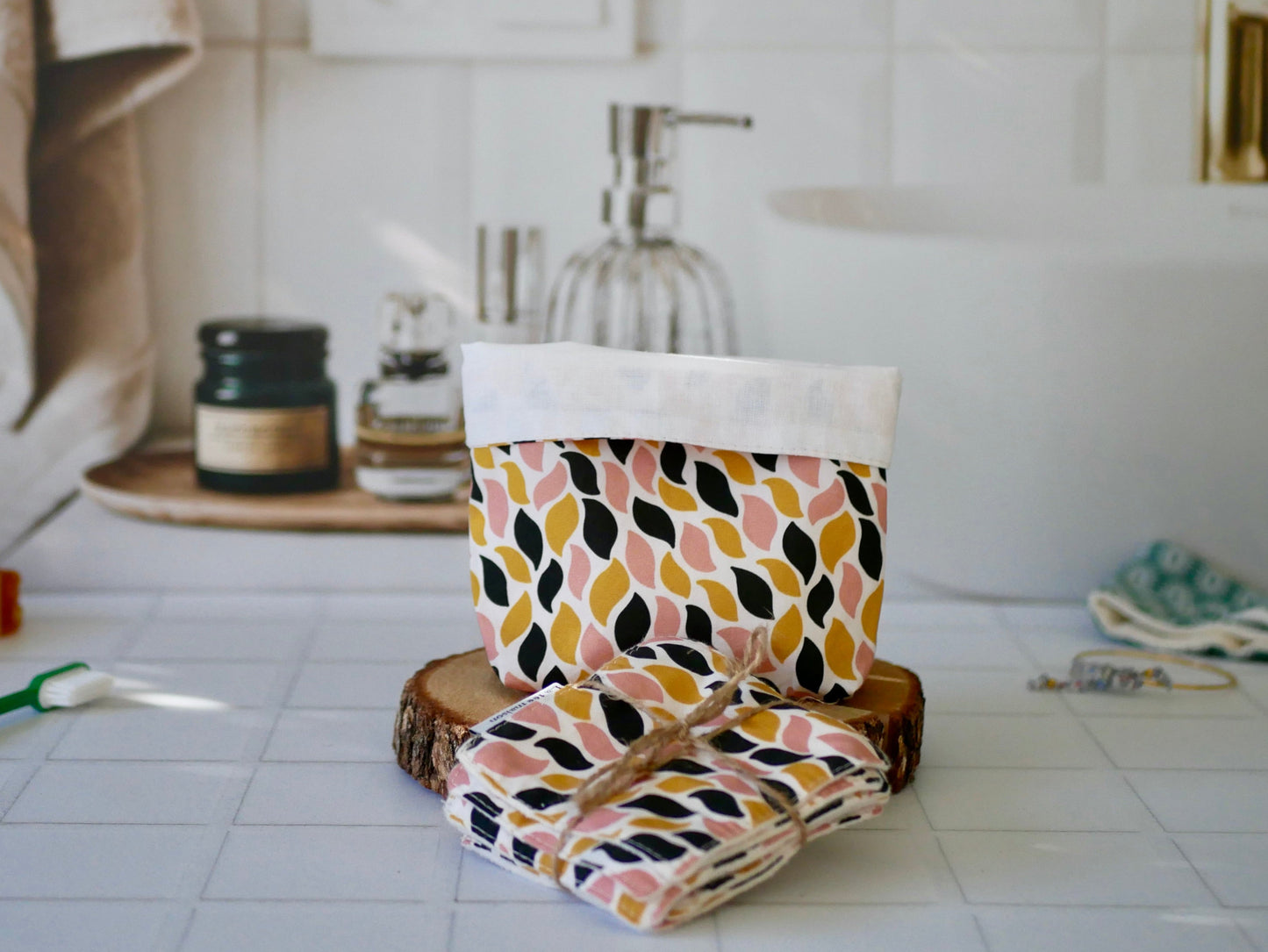 Make-up remover wipes