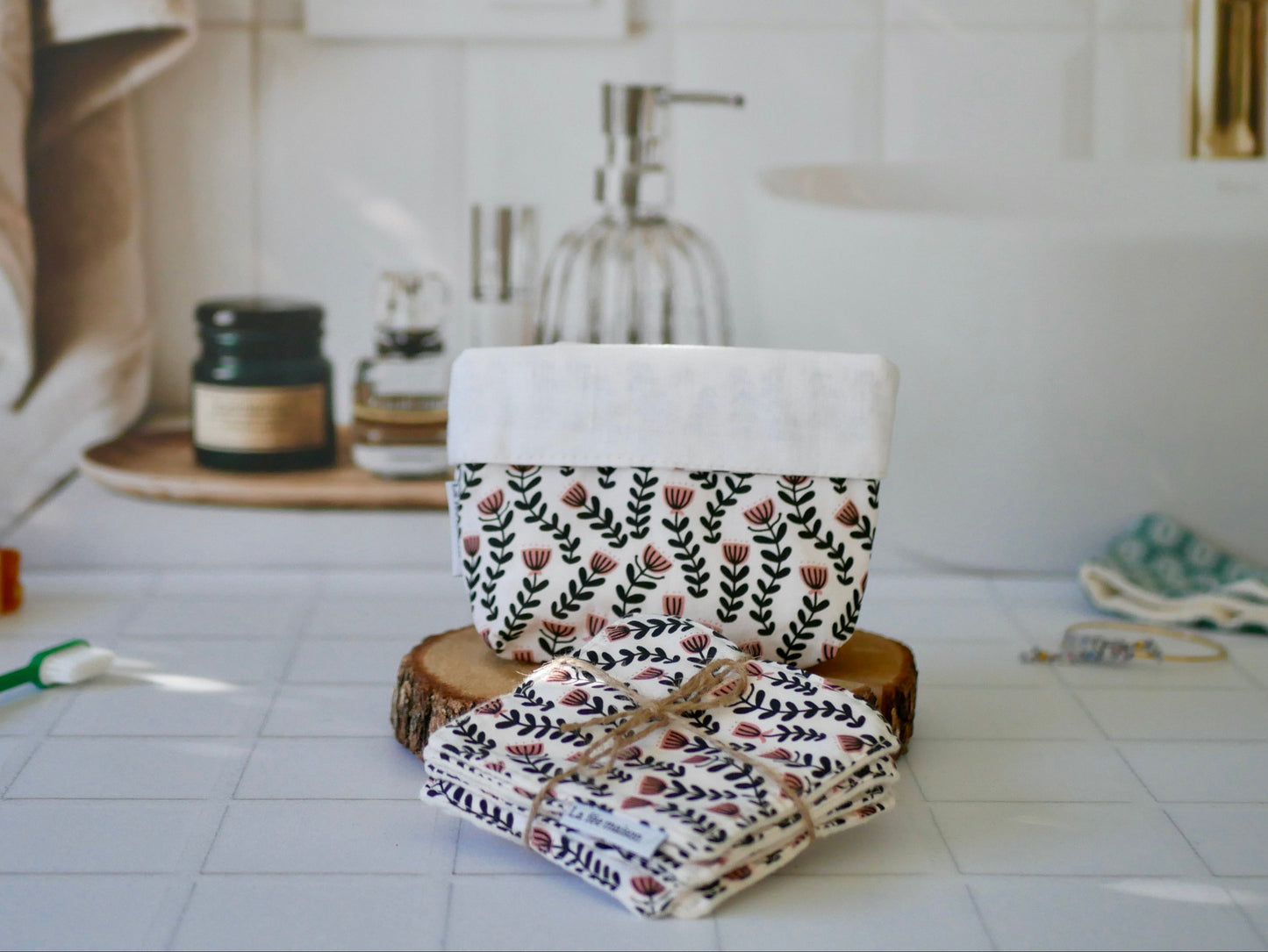 Make-up remover wipes