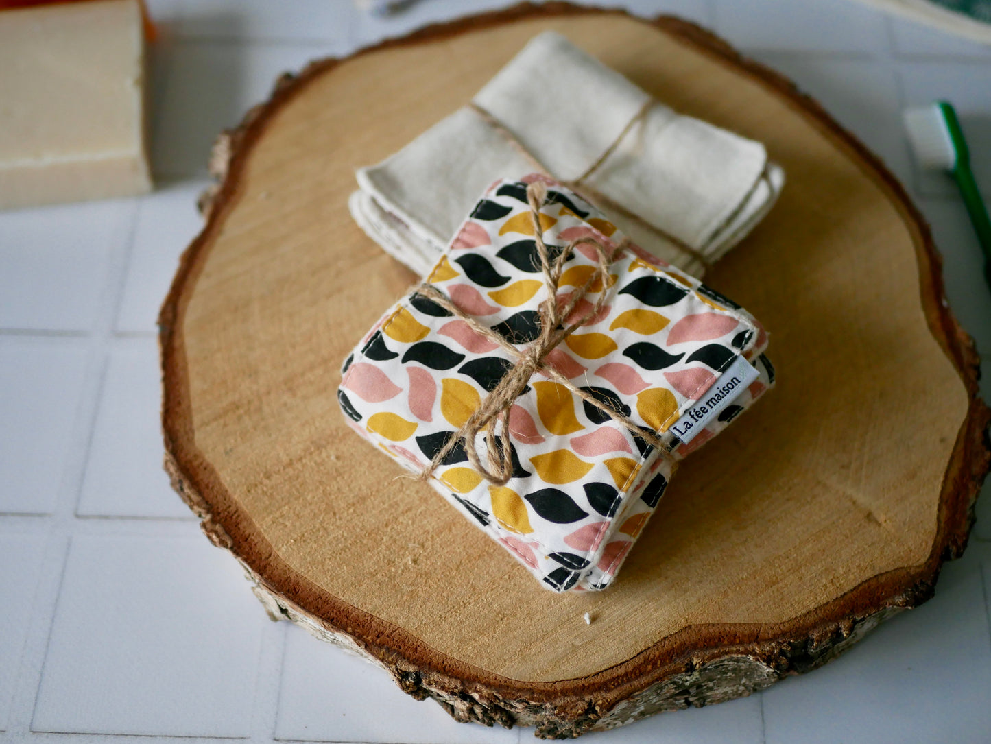 Make-up remover wipes