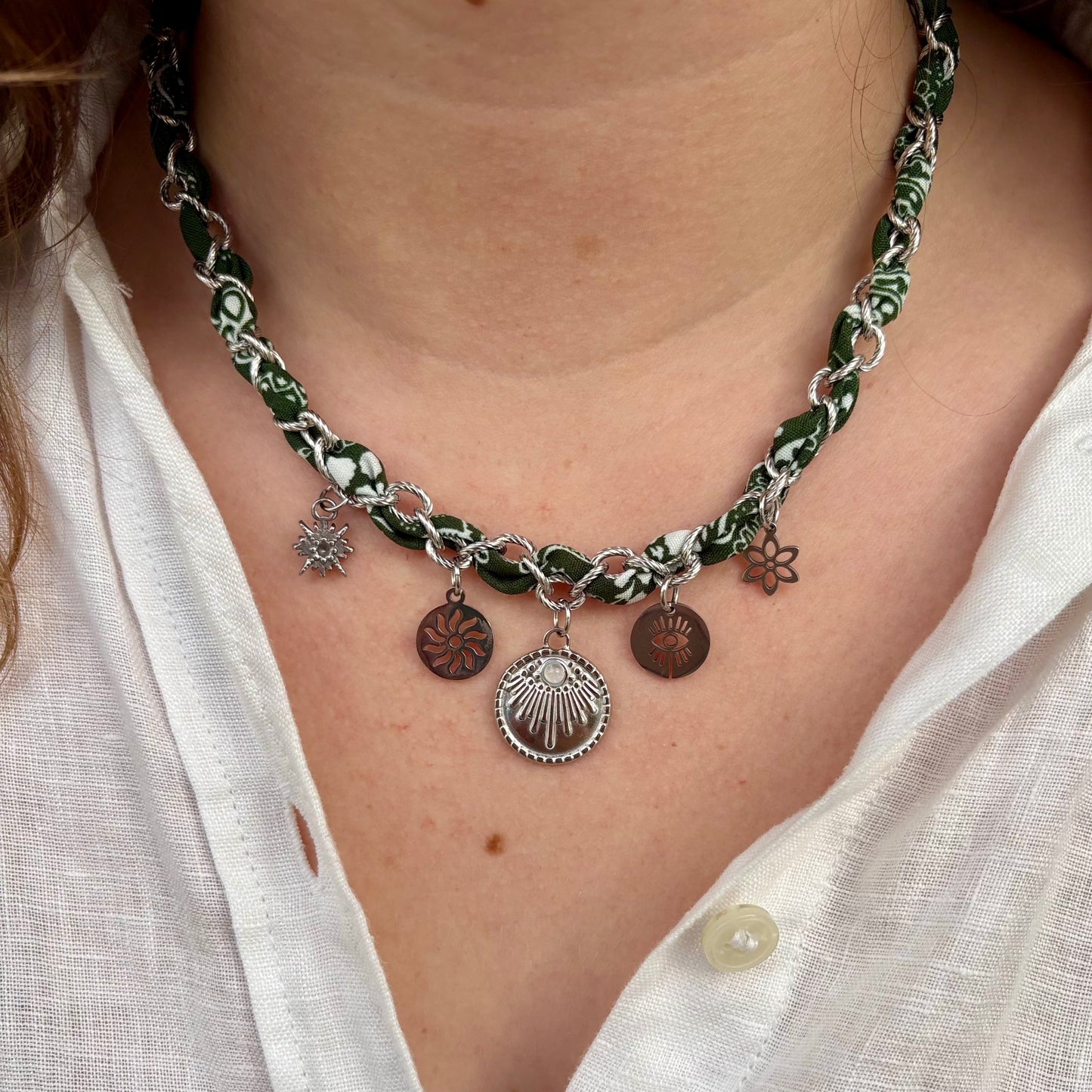 Collier tissu upcyclé et chaine