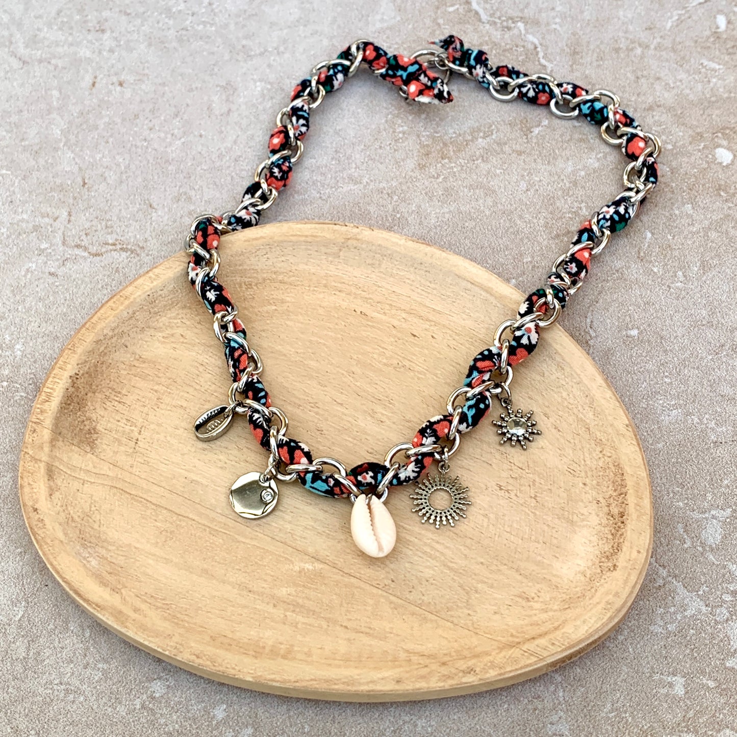 Collier tissu upcyclé et chaine