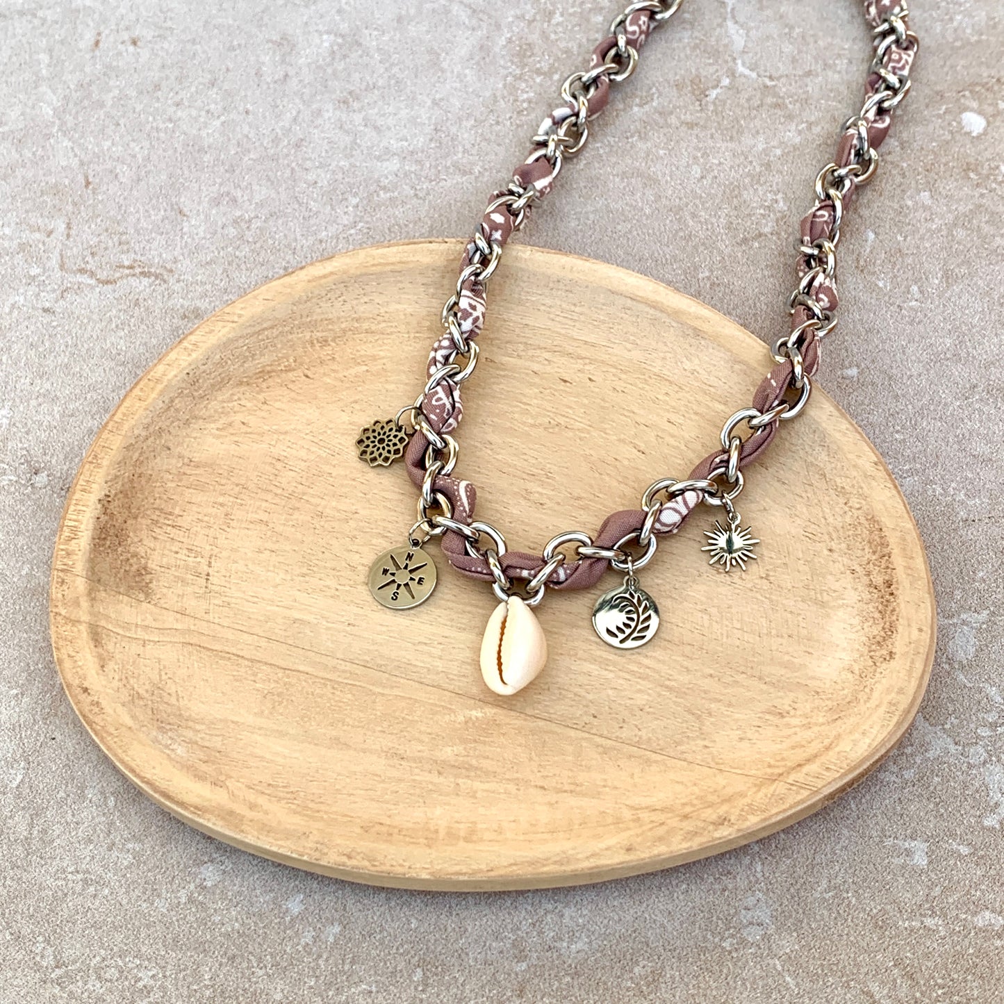 Collier tissu upcyclé et chaine