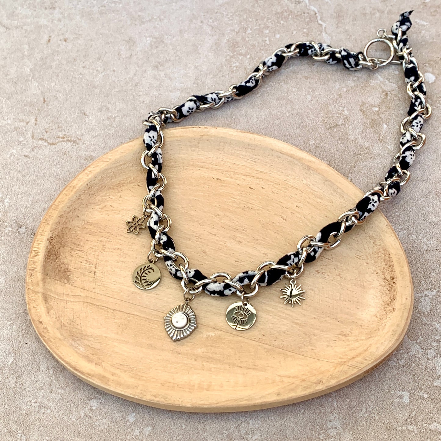 Collier tissu upcyclé et chaine
